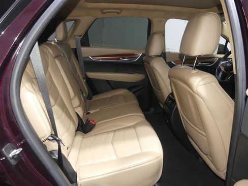 Used 2018 Cadillac XT5 Platinum w/ Driver Assist Package image 29
