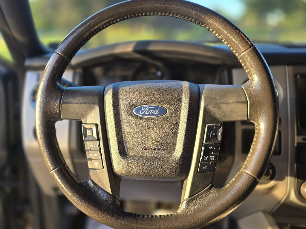 Used 2015 Ford Expedition XLT w/ Equipment Group 202A AWD/4WD image 19