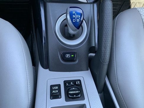 Used 2012 Toyota RAV4 EV FWD image 26