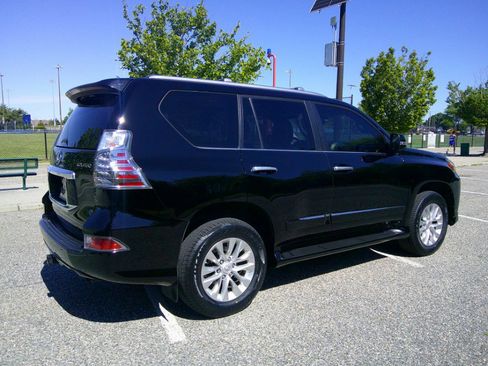 Used 2018 Lexus GX 460 Premium AWD/4WD image 9