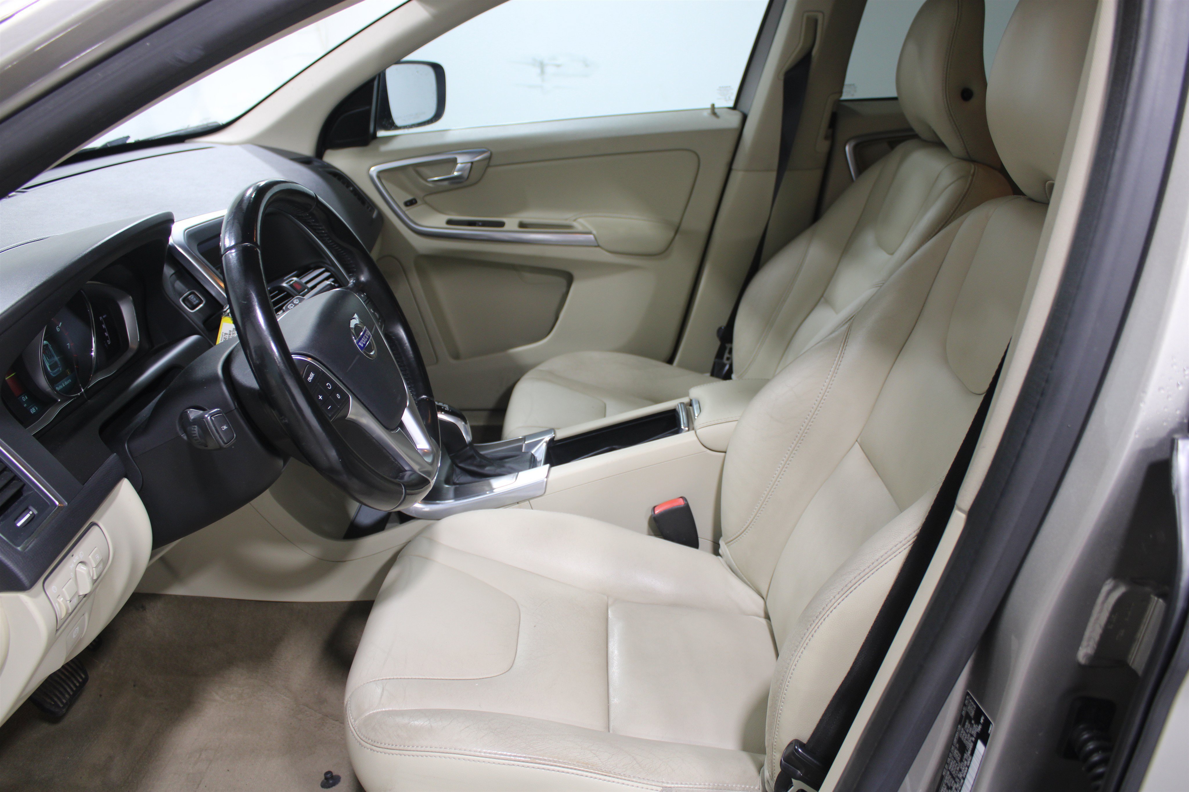 Used 2015 Volvo XC60 T5 Premier Plus FWD image 12