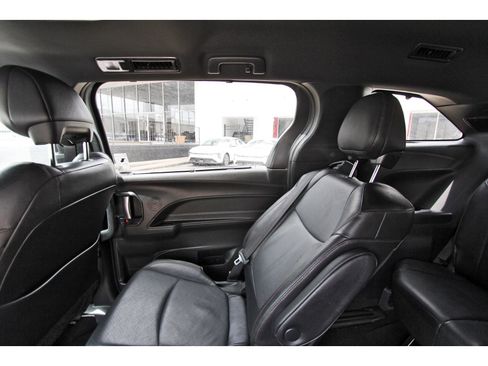 Used 2025 Toyota Sienna Limited AWD/4WD image 13