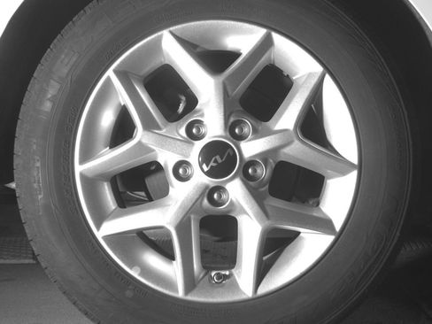 Used 2025 Kia Soul LX w/ LX Technology Package image 12