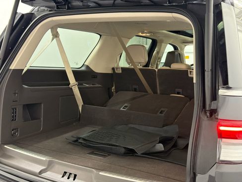 Used 2023 Lincoln Navigator L Reserve AWD/4WD image 9