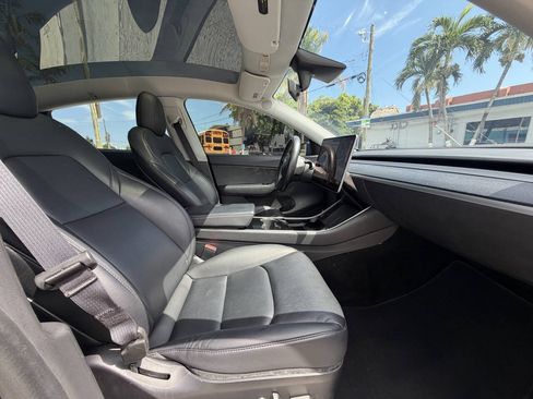 Used 2020 Tesla Model Y Long Range AWD/4WD image 16