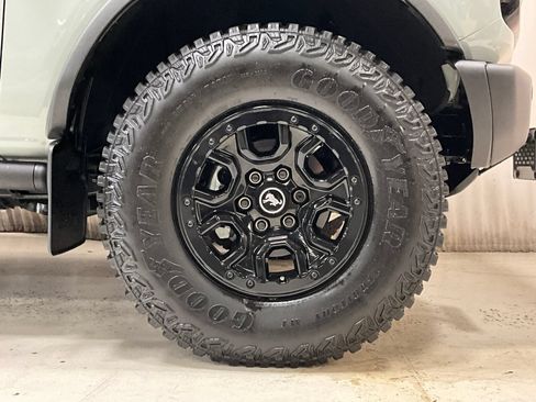 Used 2022 Ford Bronco Wildtrak AWD/4WD image 12