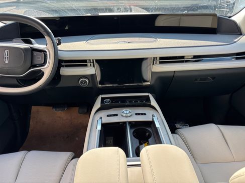New 2026 Lincoln Navigator L Premier AWD/4WD image 28