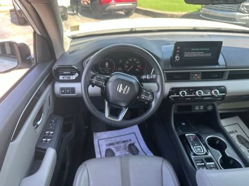 Used 2023 Honda Pilot Touring image 26