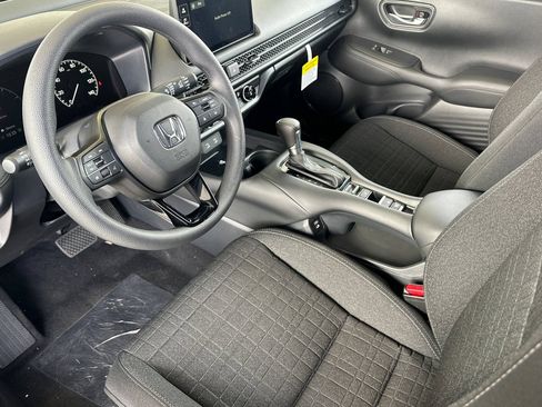 Used 2026 Honda HR-V LX image 9