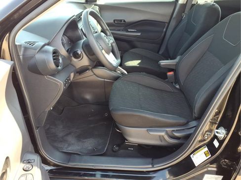 Used 2022 Nissan Kicks S FWD image 10