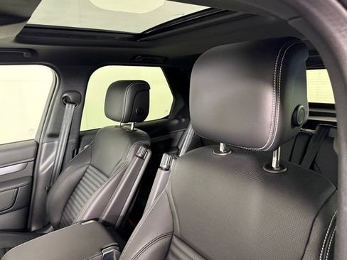 Certified 2025 Land Rover Discovery Dynamic SE AWD/4WD image 6