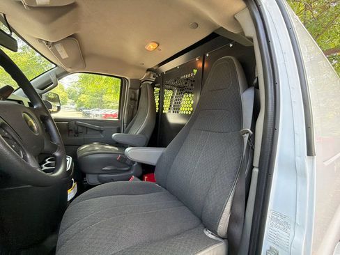 Used 2024 Chevrolet Express 2500 w/ Driver Convenience Package RWD image 13