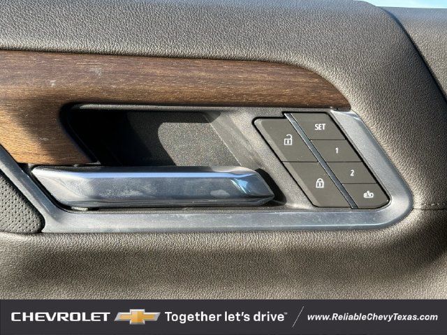 Used 2026 Chevrolet Silverado 1500 High Country AWD/4WD image 29