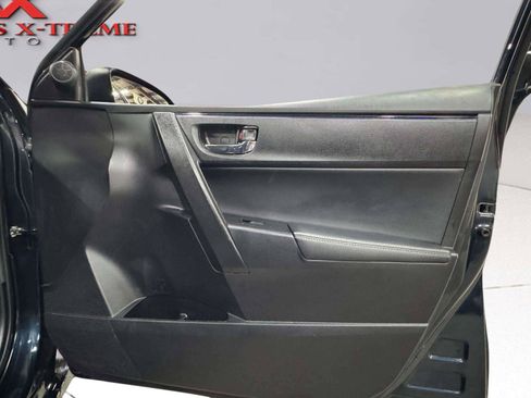 Used 2018 Toyota Corolla SE FWD image 31
