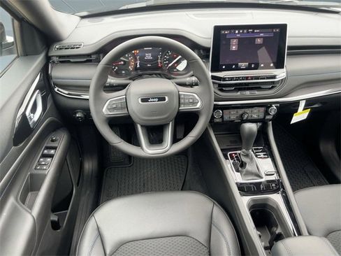 New 2026 Jeep Compass Latitude image 26