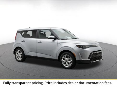 Used 2025 Kia Soul LX w/ LX Technology Package FWD image 1