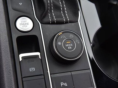 Certified 2023 Volkswagen Atlas SE w/ Panoramic Sunroof Package image 17