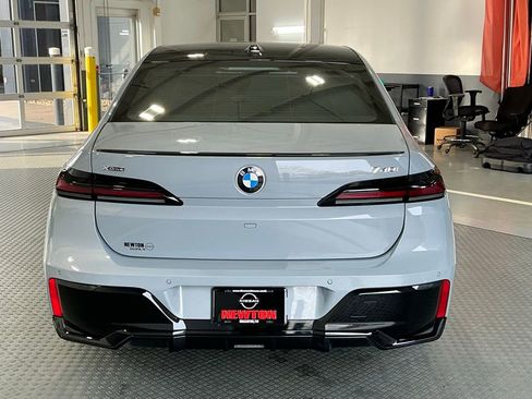 Used 2026 BMW 740i xDrive AWD/4WD image 28