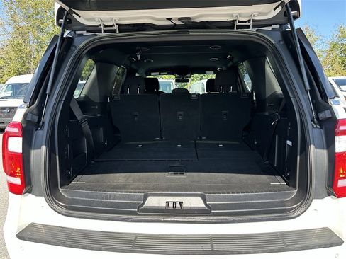 Used 2018 Ford Expedition XLT w/ Cargo Package image 32