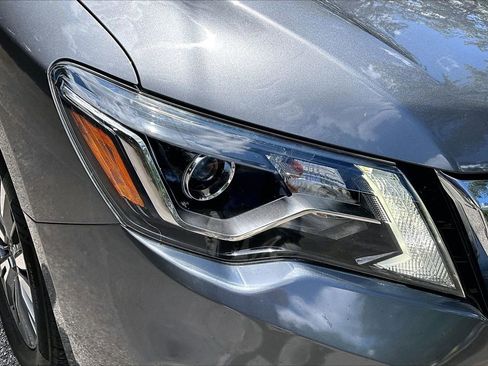 Used 2020 Nissan Pathfinder SV AWD/4WD image 33