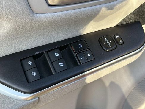 Used 2016 Toyota Camry LE image 24
