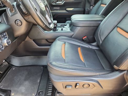 Used 2024 GMC Sierra 1500 AT4 w/ Technology Package AWD/4WD image 8