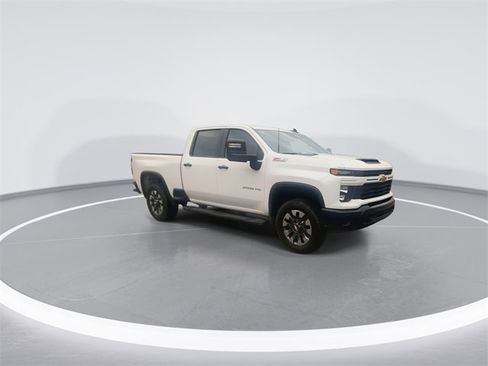 Used 2024 Chevrolet Silverado 2500 Custom w/ Custom Value Package image 13