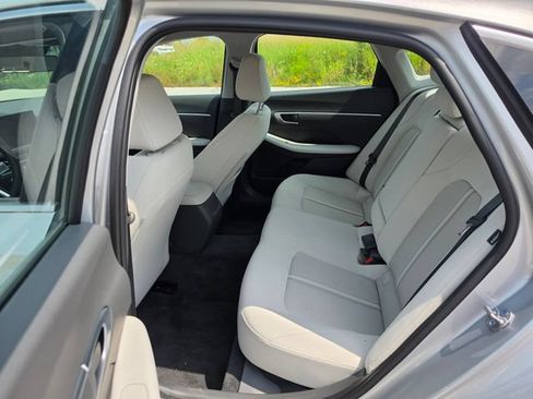 Certified 2025 Hyundai Sonata SEL AWD/4WD image 11