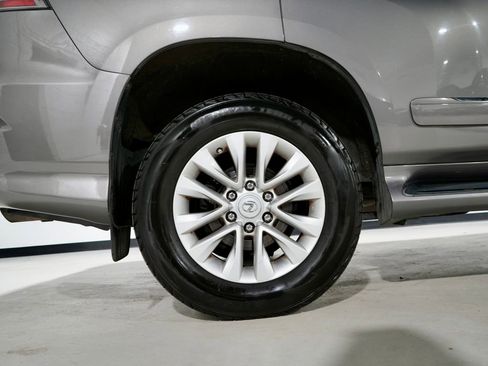 Used 2014 Lexus GX 460 w/ Premium Package image 35