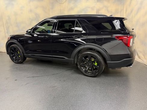 Used 2022 Ford Explorer ST w/ ST Street Pack AWD/4WD image 4