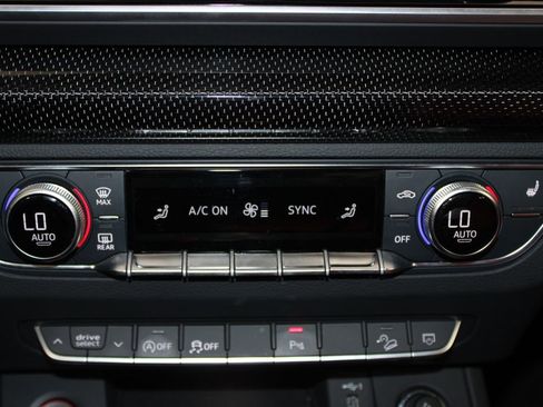 Used 2024 Audi SQ5 Premium Plus image 30