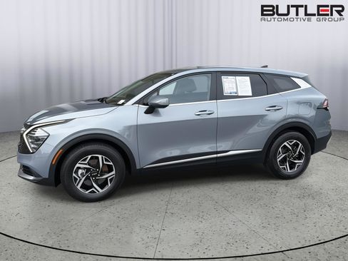 Used 2025 Kia Sportage LX FWD image 5