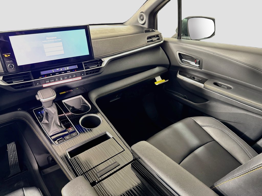 New 2026 Toyota Sienna XLE Woodland Edition AWD/4WD image 25