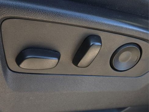 Used 2025 Chevrolet Silverado 1500 LT image 23