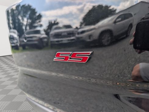 Used 2020 Chevrolet Camaro SS RWD image 10
