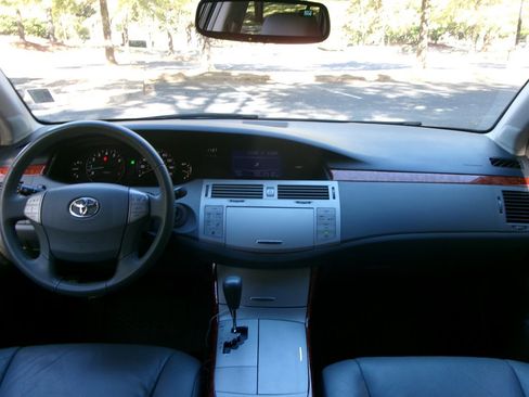 Used 2006 Toyota Avalon Limited image 16