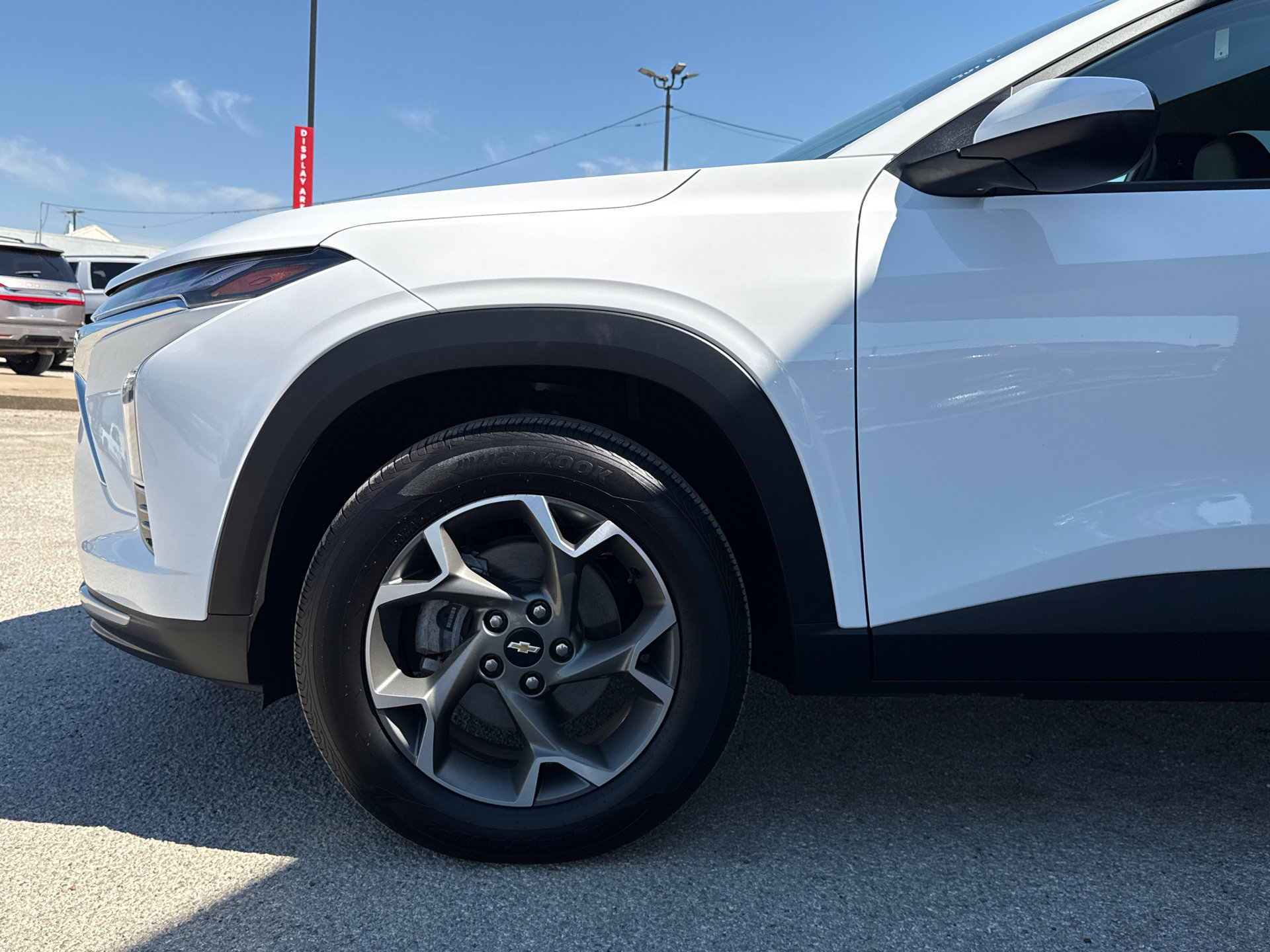 Used 2025 Chevrolet Trax LT FWD image 5