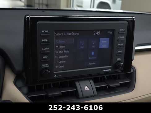 Used 2021 Toyota RAV4 LE FWD image 18