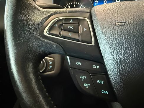 Used 2018 Ford Escape SE w/ SE Sport Appearance Package FWD image 18