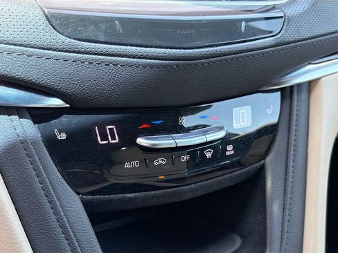 Used 2019 Cadillac XT5 Luxury AWD/4WD image 16