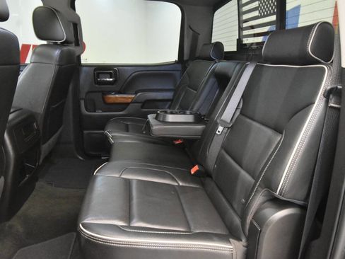 Used 2018 Chevrolet Silverado 1500 High Country image 15