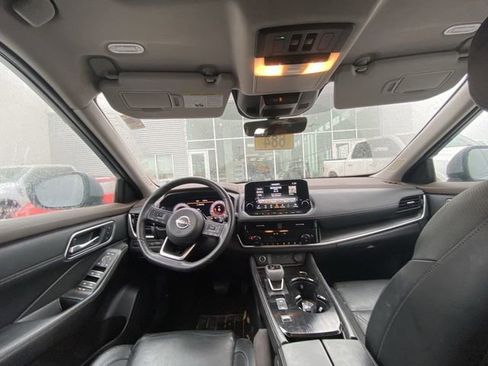 Used 2023 Nissan Rogue Platinum w/ Platinum Premium Package image 5