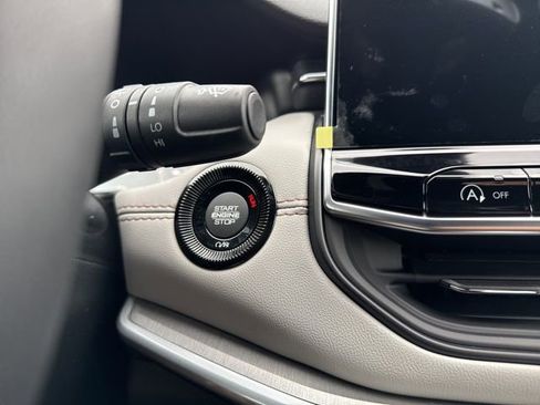 New 2026 Jeep Compass Limited image 16