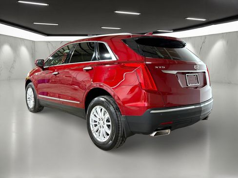 Used 2019 Cadillac XT5 FWD image 3