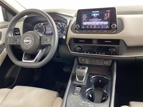 Used 2024 Nissan Rogue SV image 12