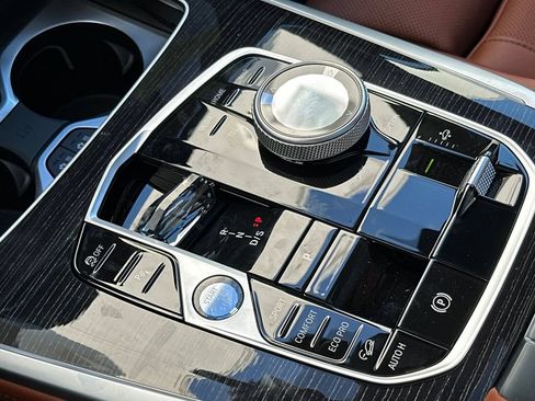 New 2026 BMW X7 M60i AWD/4WD image 25