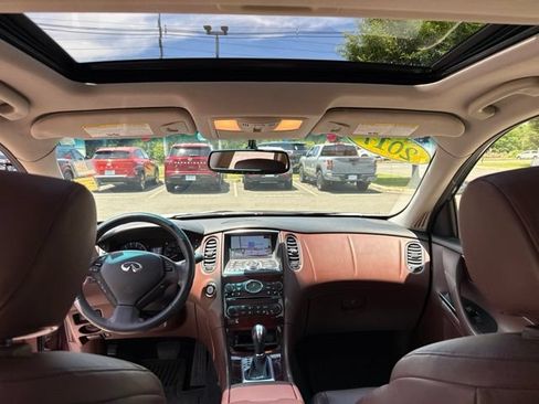 Used 2017 INFINITI QX50 AWD w/ Premium Plus Package image 14