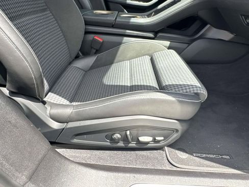 Certified 2025 Porsche Taycan 4S AWD/4WD image 17
