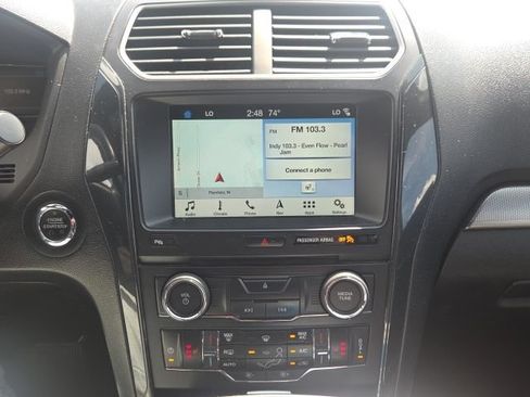 Used 2018 Ford Explorer XLT w/ Equipment Group 202A AWD/4WD image 32