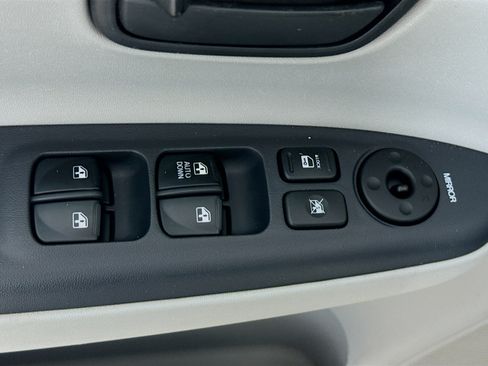 Used 2009 Hyundai Accent GLS w/ Premium Pkg 6 FWD image 19